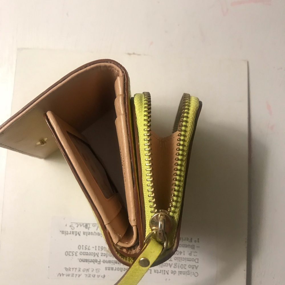 Kate Spade Wallet - Picture 5 of 8